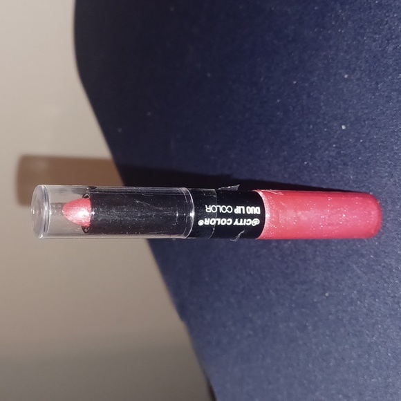 Makeup Assortment - Picture 4 of 9